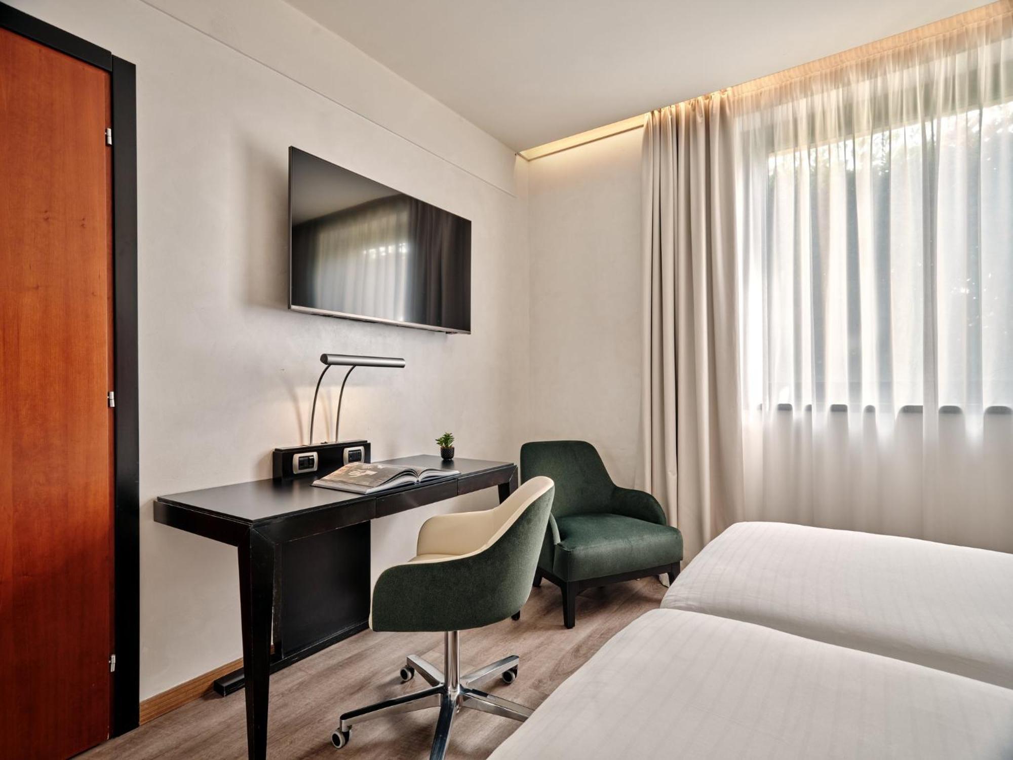 Crowne Plaza Milan - Malpensa Airport By Ihg Hotel Case Nuove  Exterior foto