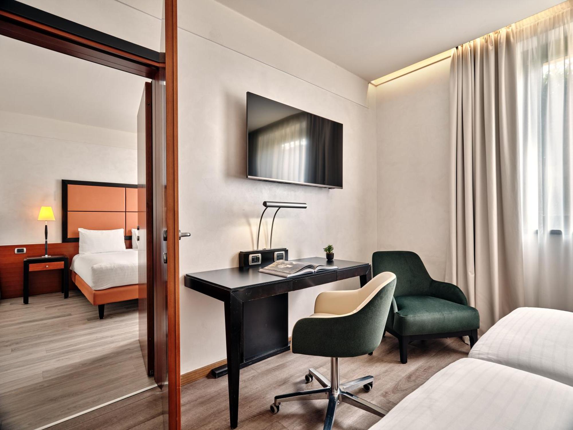 Crowne Plaza Milan - Malpensa Airport By Ihg Hotel Case Nuove  Exterior foto