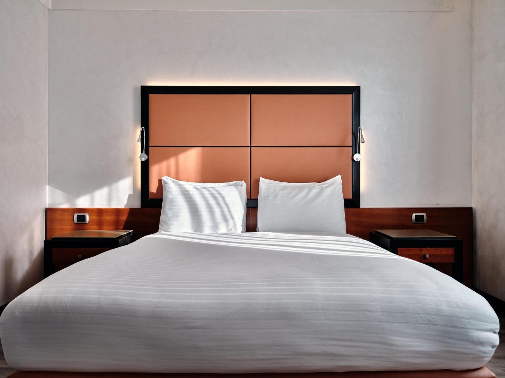 Crowne Plaza Milan - Malpensa Airport By Ihg Hotel Case Nuove  Exterior foto
