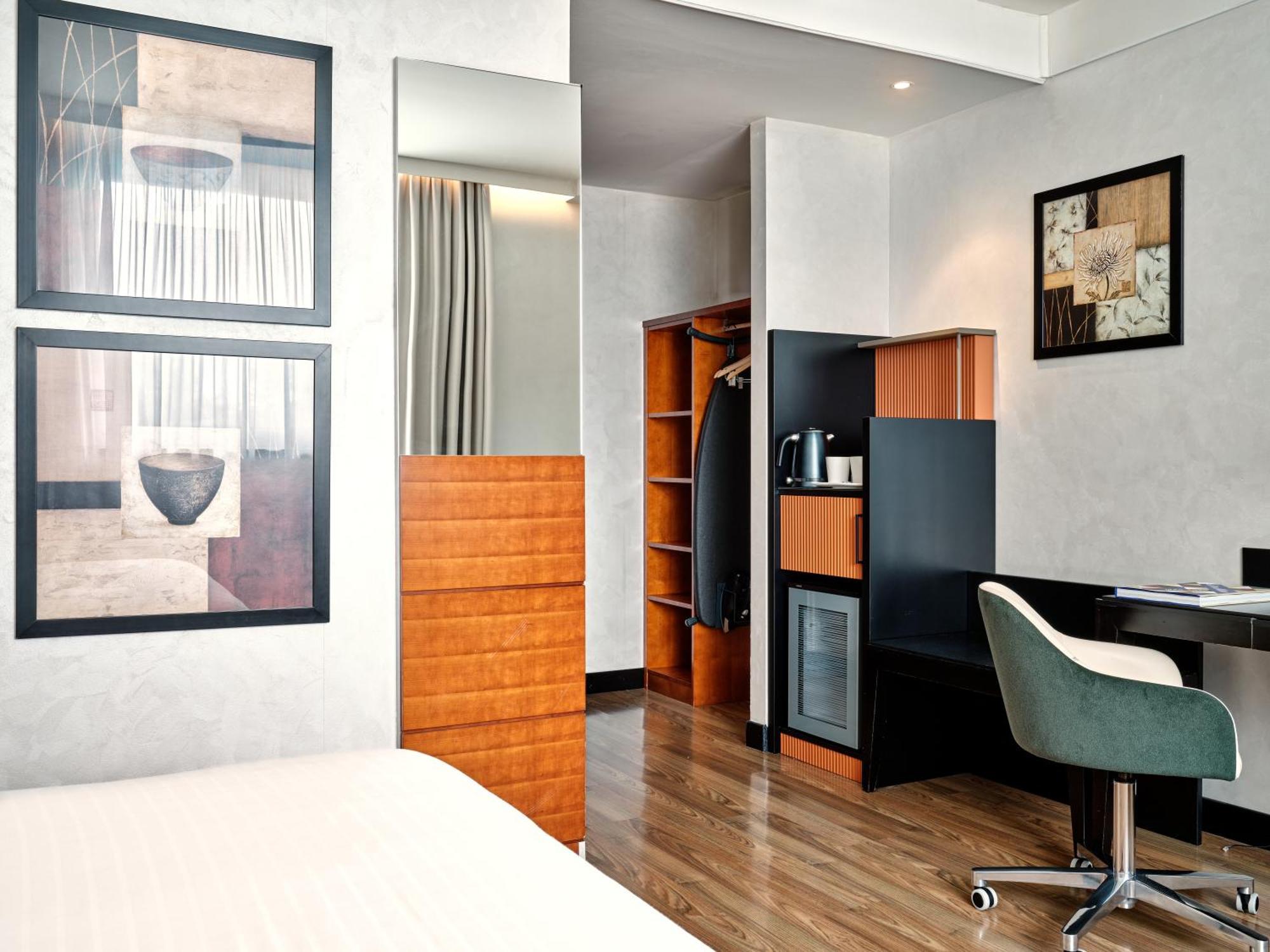 Crowne Plaza Milan - Malpensa Airport By Ihg Hotel Case Nuove  Exterior foto