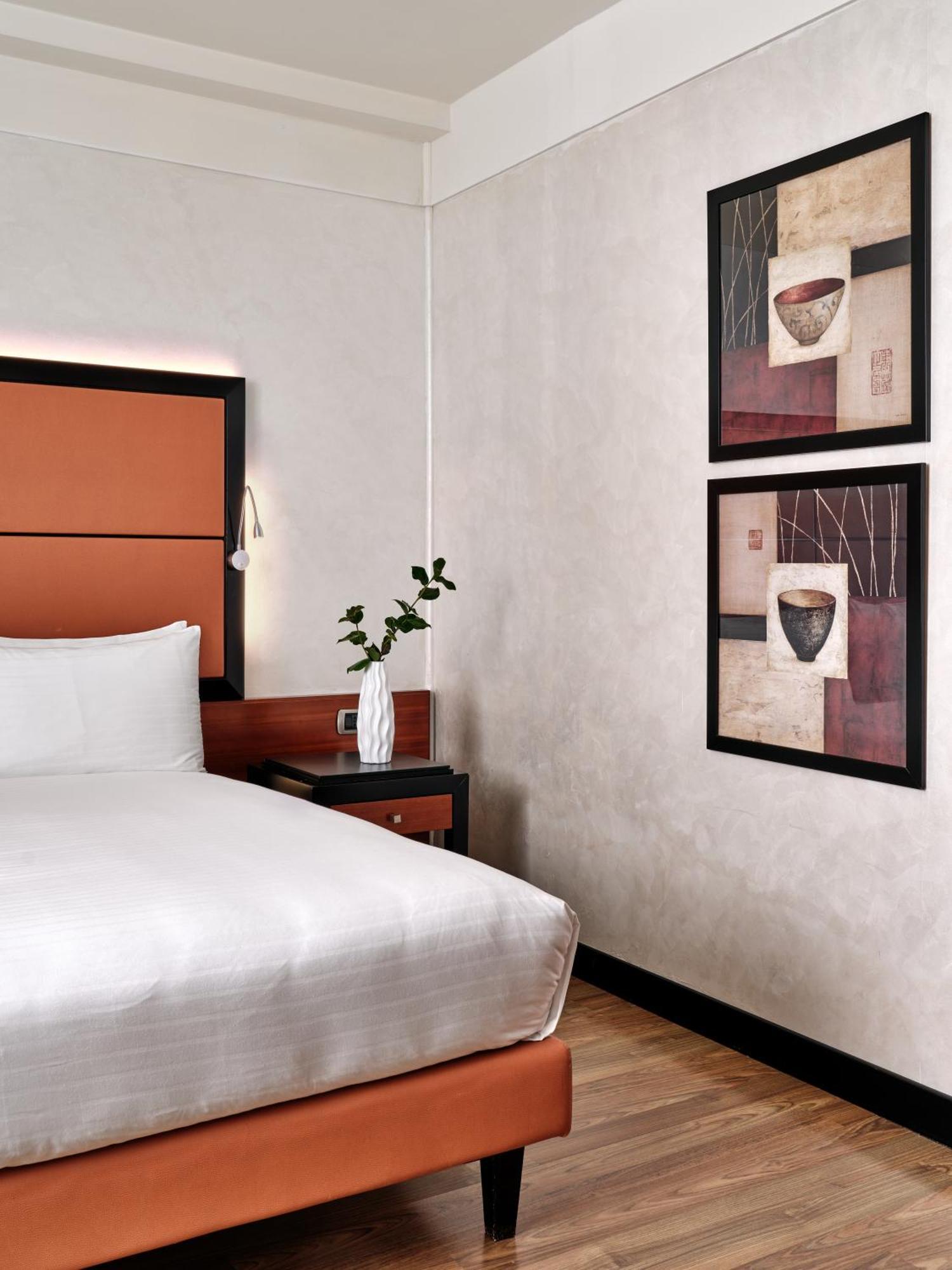 Crowne Plaza Milan - Malpensa Airport By Ihg Hotel Case Nuove  Exterior foto