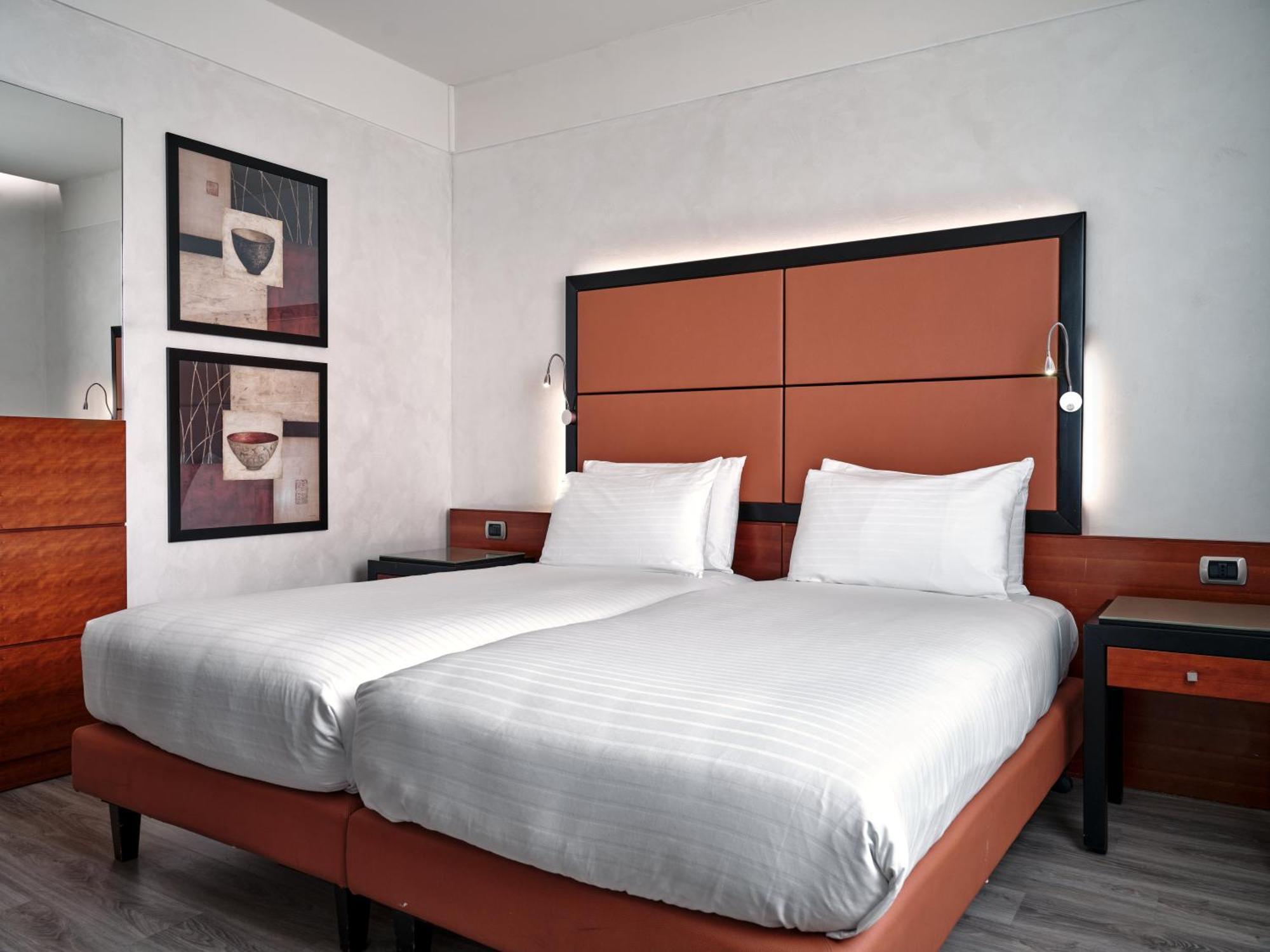 Crowne Plaza Milan - Malpensa Airport By Ihg Hotel Case Nuove  Exterior foto