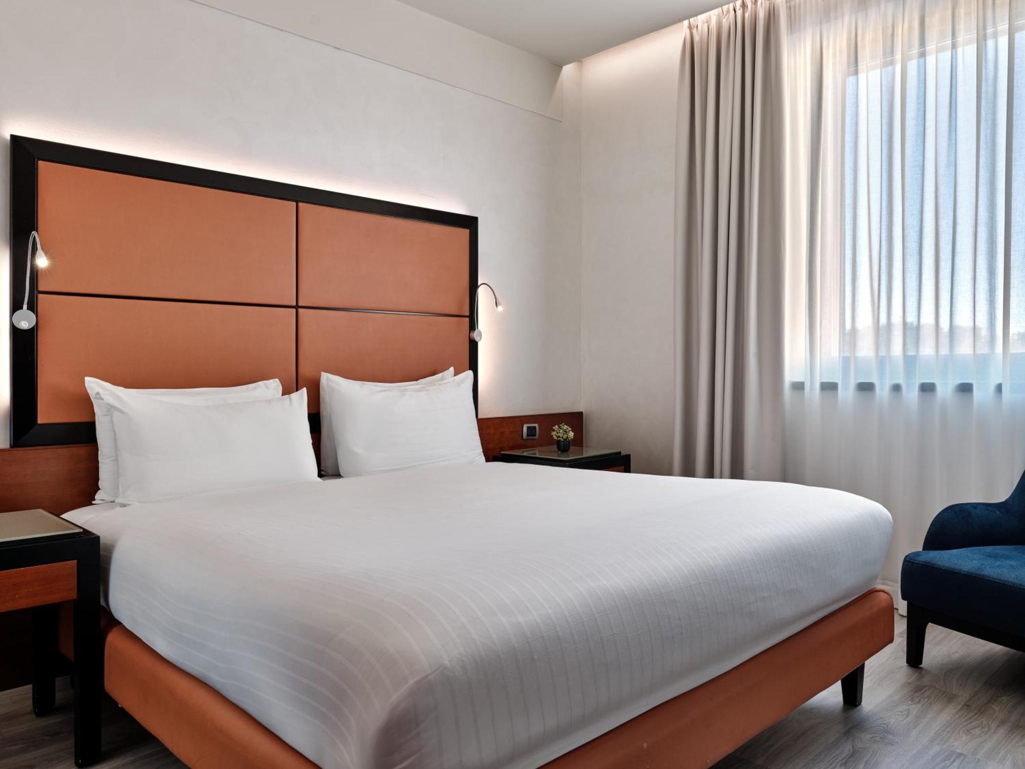 Crowne Plaza Milan - Malpensa Airport By Ihg Hotel Case Nuove  Exterior foto