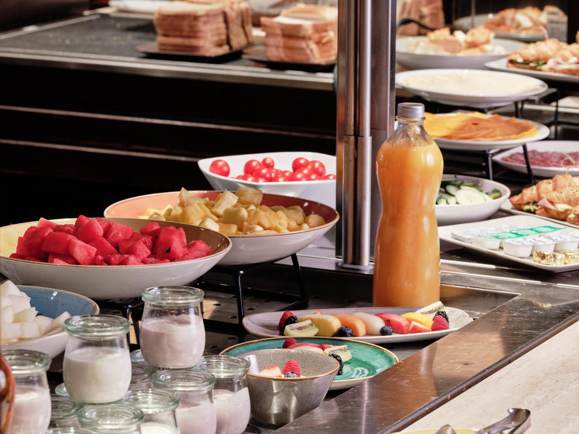 Crowne Plaza Milan - Malpensa Airport By Ihg Hotel Case Nuove  Exterior foto