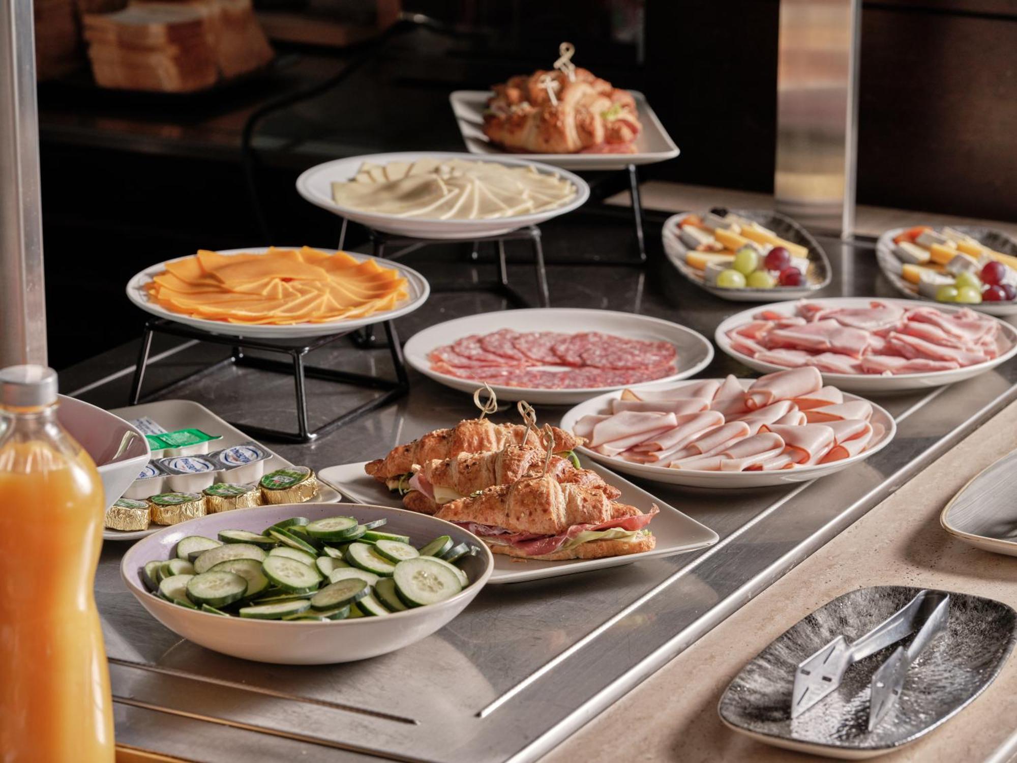 Crowne Plaza Milan - Malpensa Airport By Ihg Hotel Case Nuove  Exterior foto